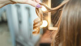 Делаем крупные локоны утюжком