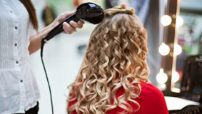 Как завить волосы плойкой